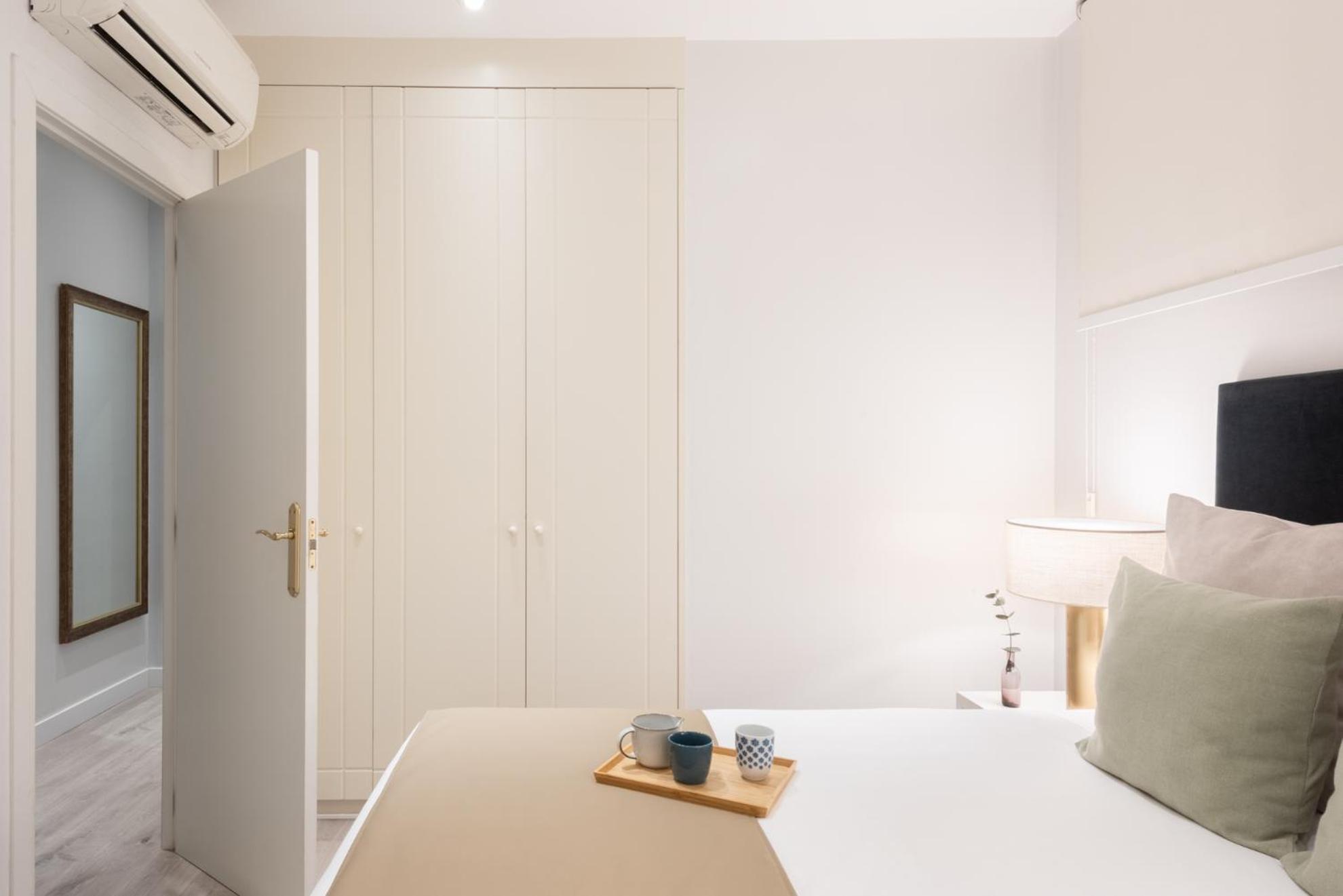 Carretas Apartments Мадрид Екстериор снимка