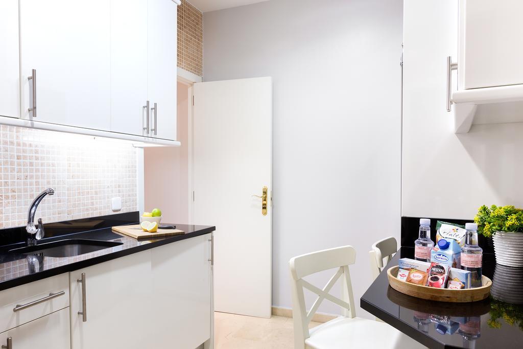 Carretas Apartments Мадрид Екстериор снимка