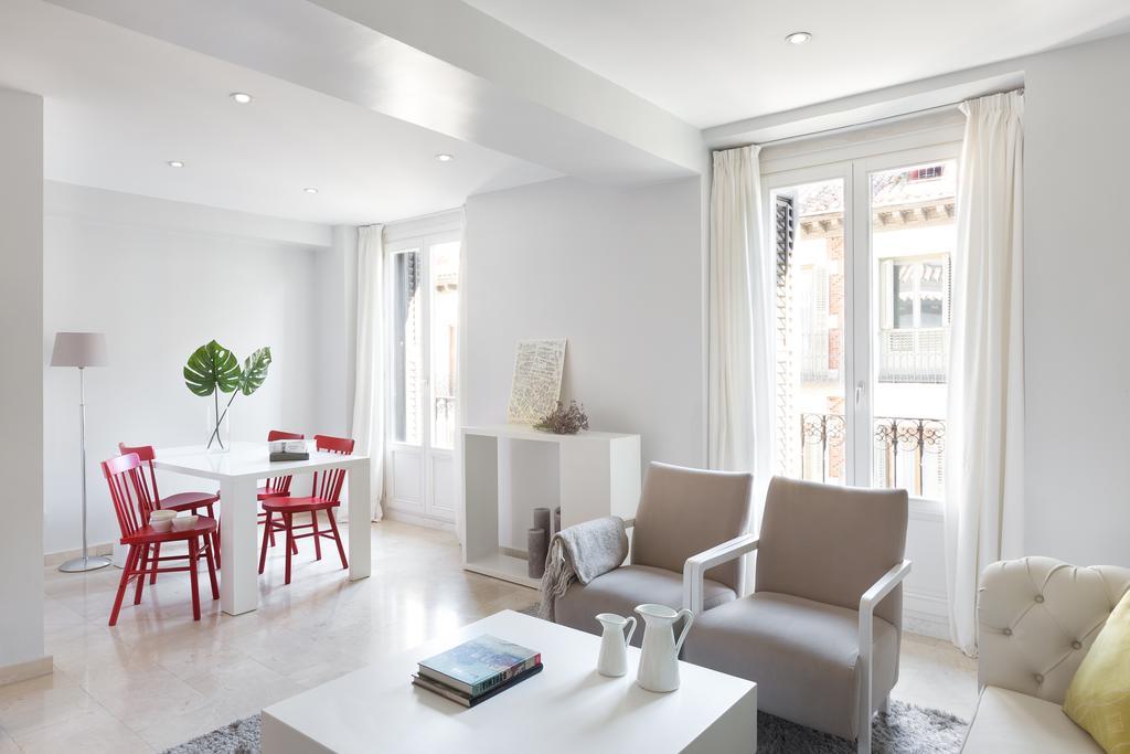 Carretas Apartments Мадрид Екстериор снимка