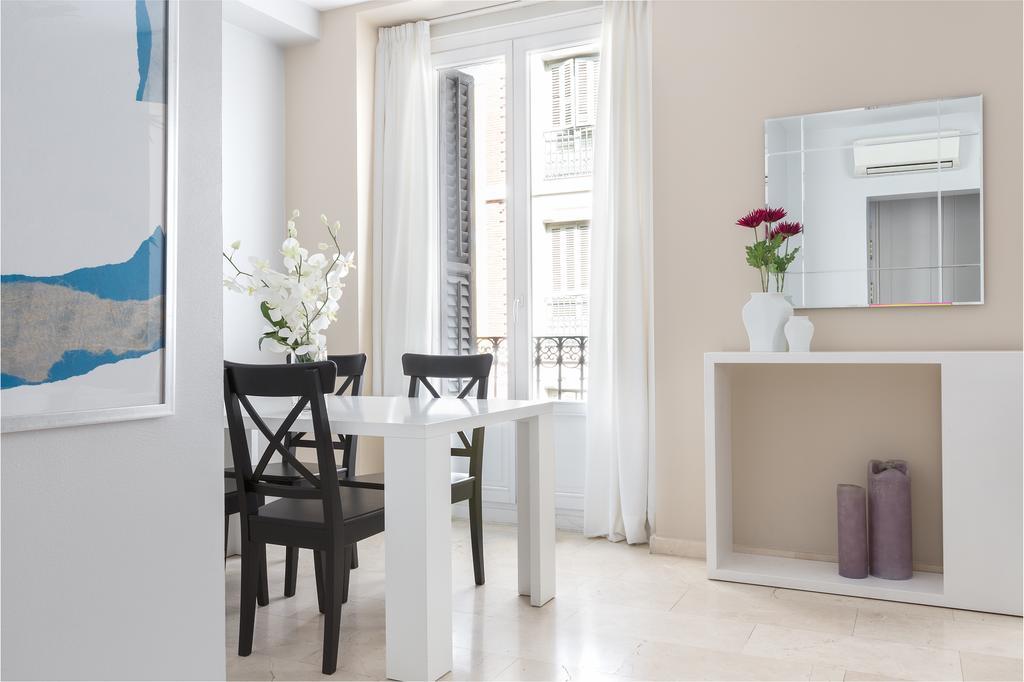 Carretas Apartments Мадрид Екстериор снимка